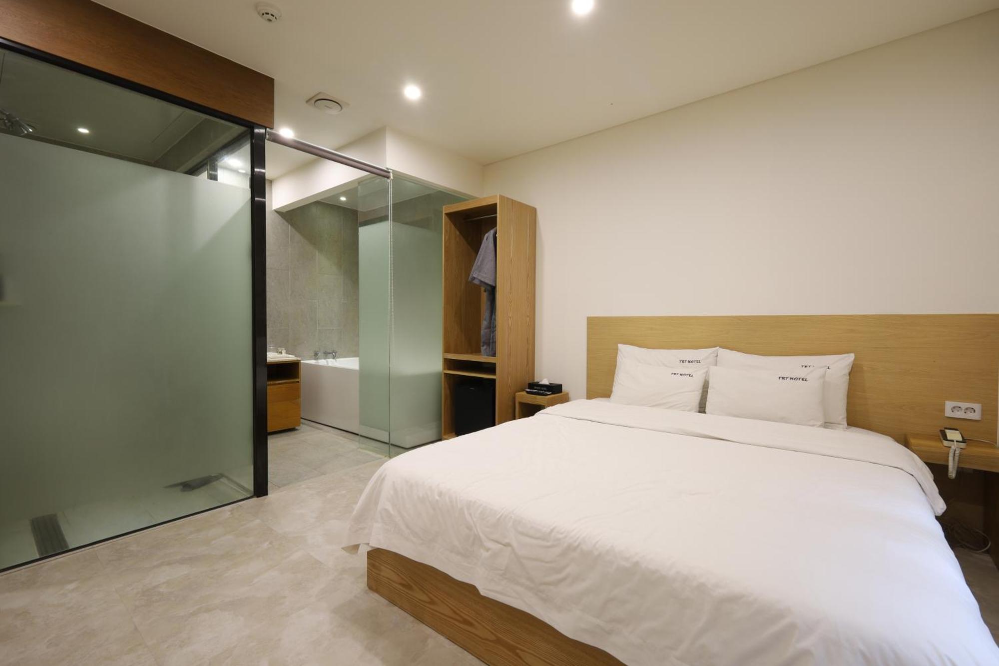 Trt Hotel Пусан Екстериор снимка