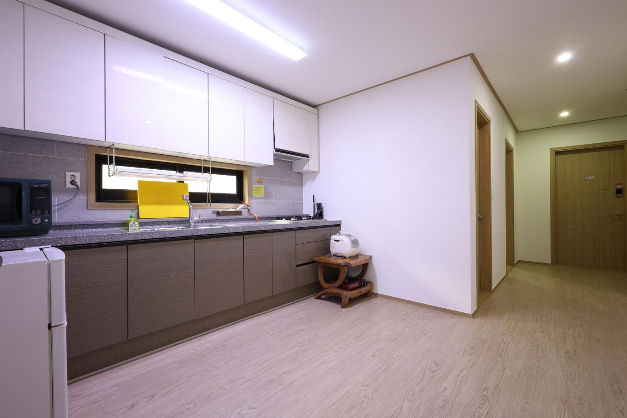 Trt Hotel Пусан Екстериор снимка