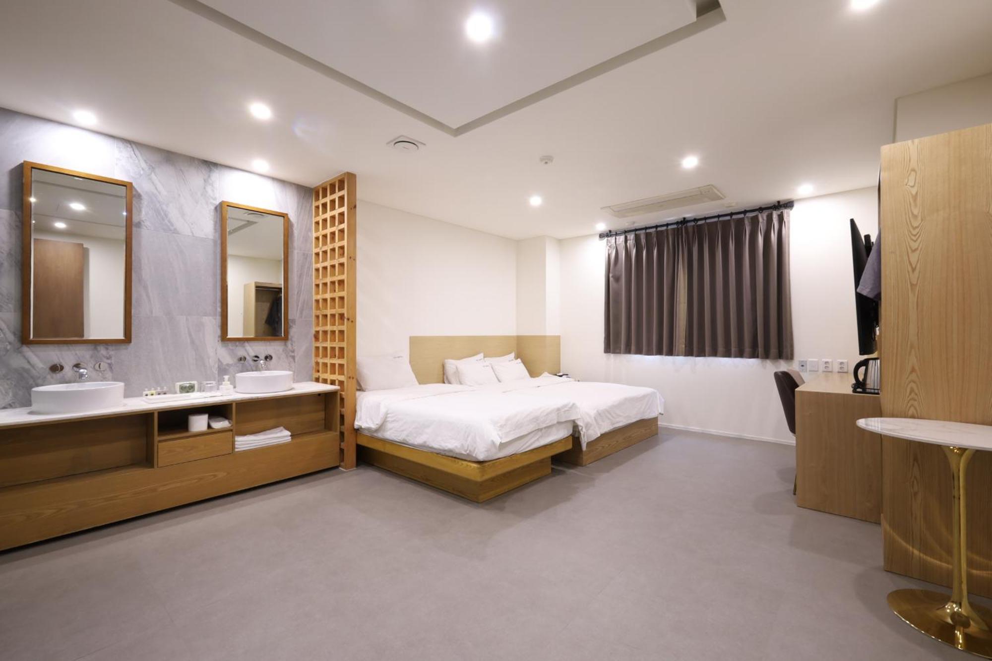 Trt Hotel Пусан Екстериор снимка