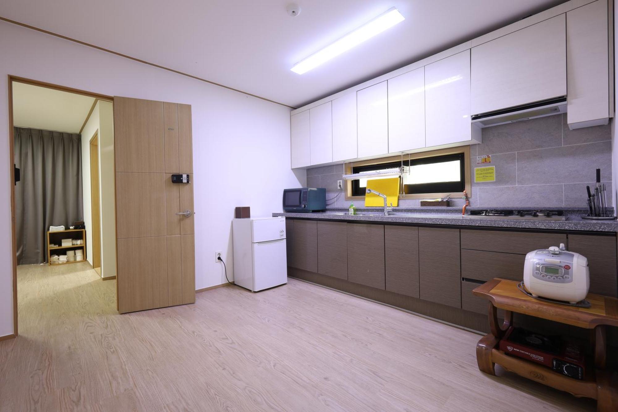 Trt Hotel Пусан Екстериор снимка
