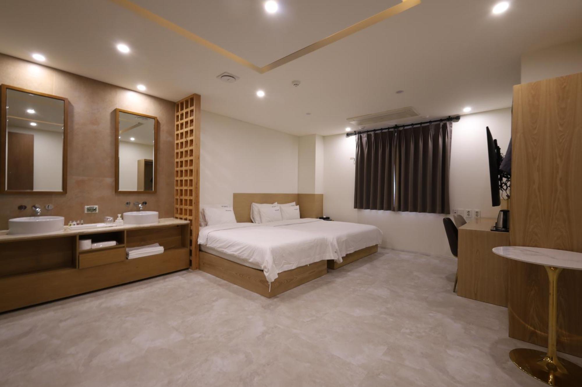 Trt Hotel Пусан Екстериор снимка