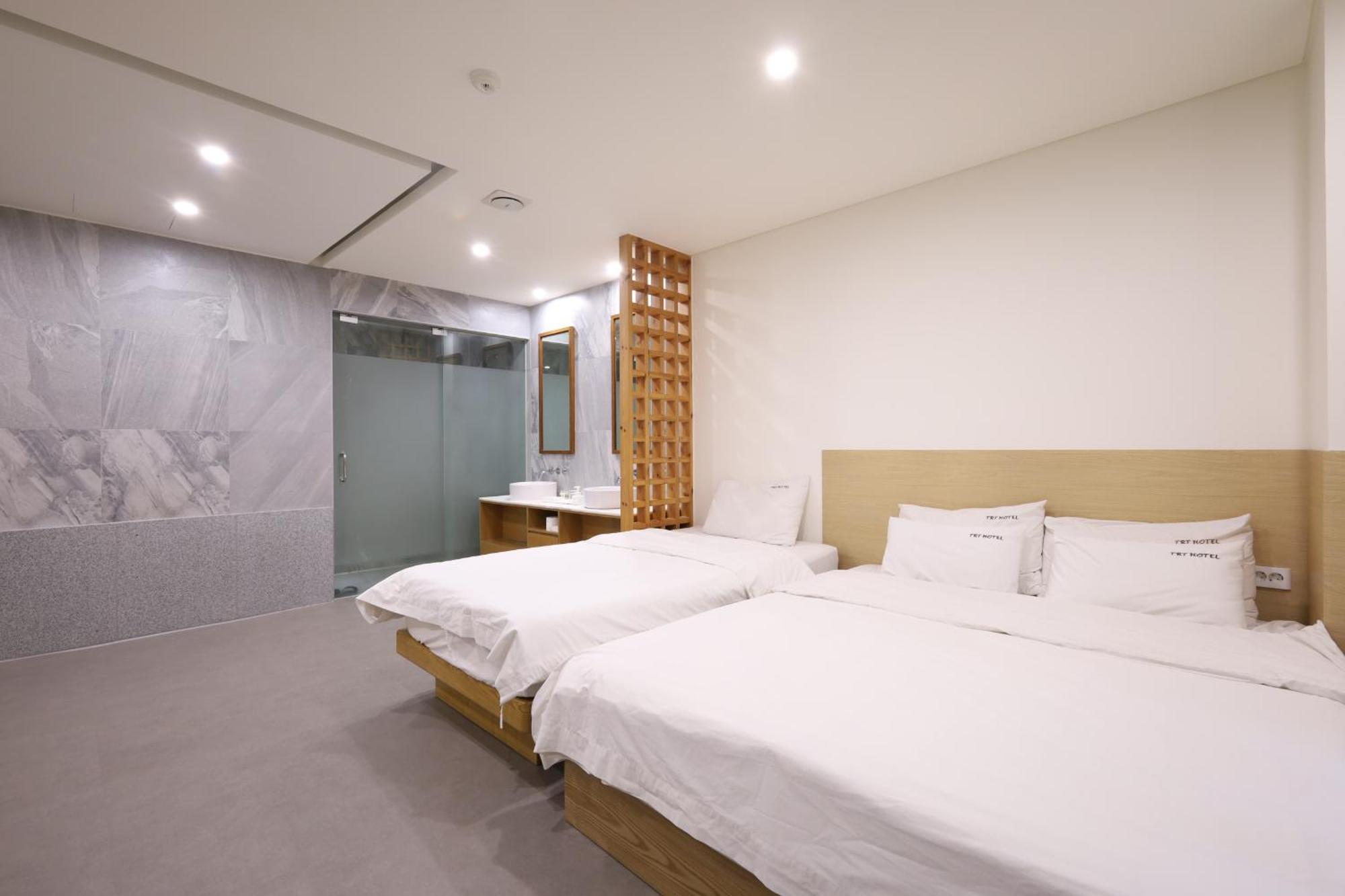 Trt Hotel Пусан Екстериор снимка
